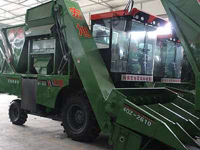 玉米收獲機(jī)